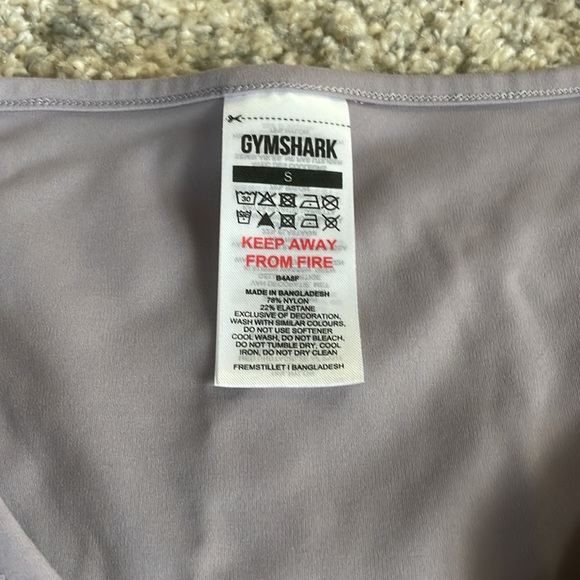 Gymshark cross over long sleeve crop top in lavender slate size small. - Picture 3 of 4